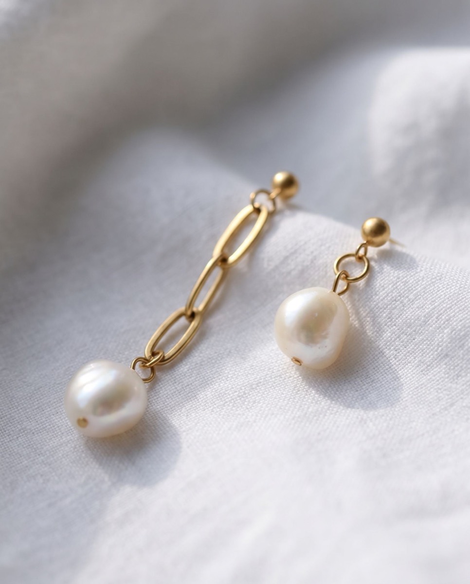 Boucles d’oreilles asymétriques à perles